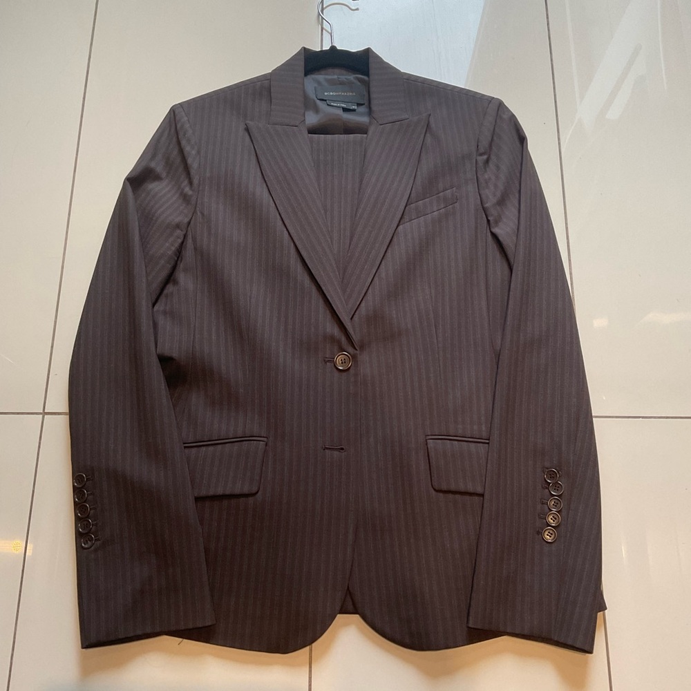 BCBG TWO PIECES JACKET AND PANTS OUTFITS.